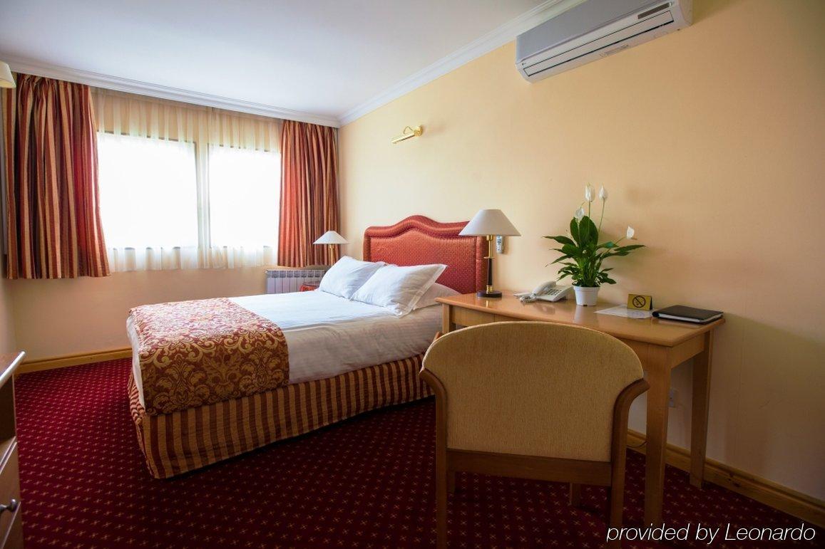 Chagala Atyrau Hotel Екстер'єр фото