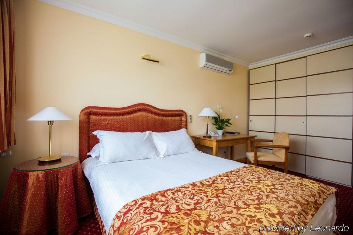 Chagala Atyrau Hotel Екстер'єр фото