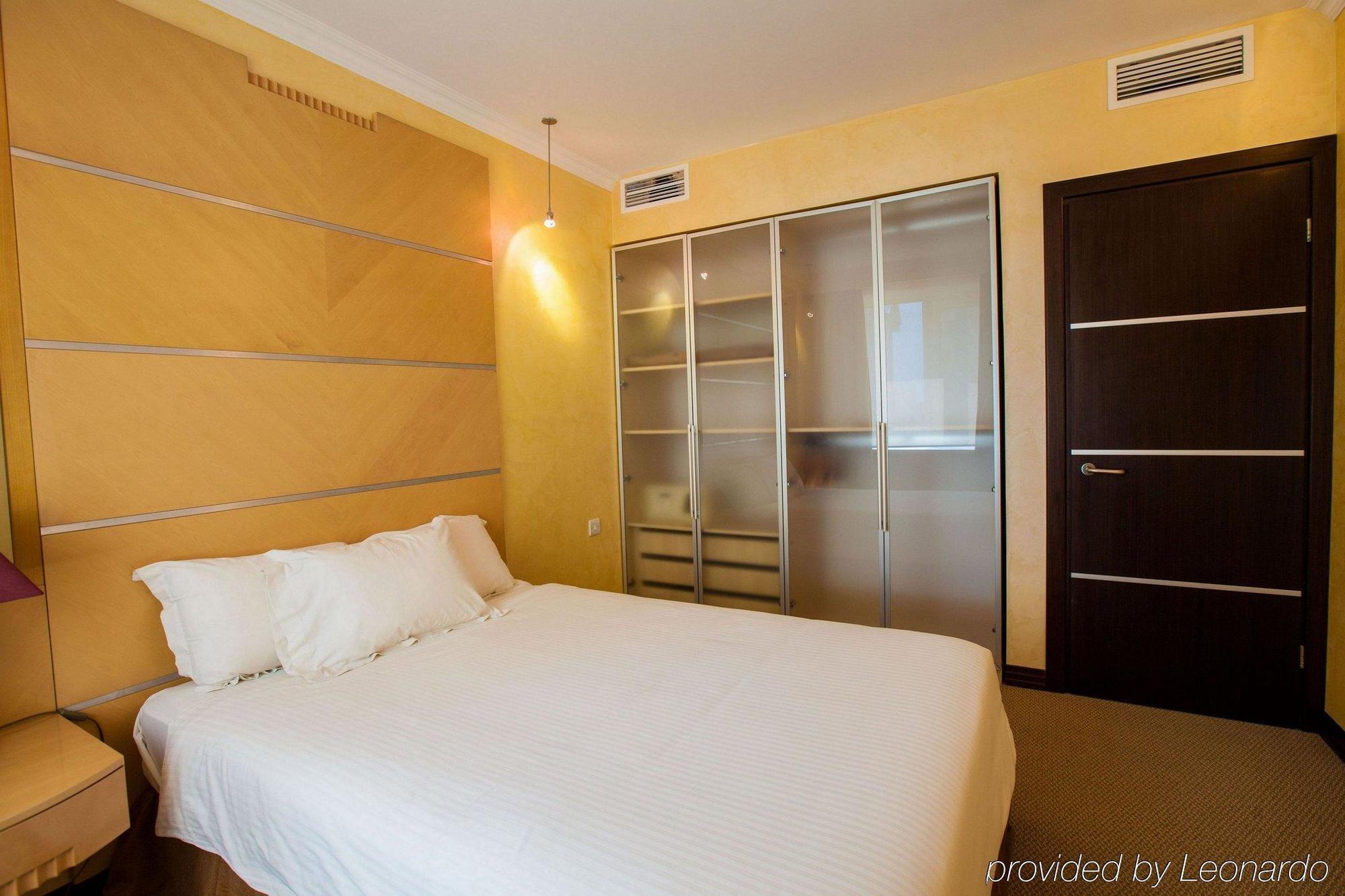 Chagala Atyrau Hotel Екстер'єр фото