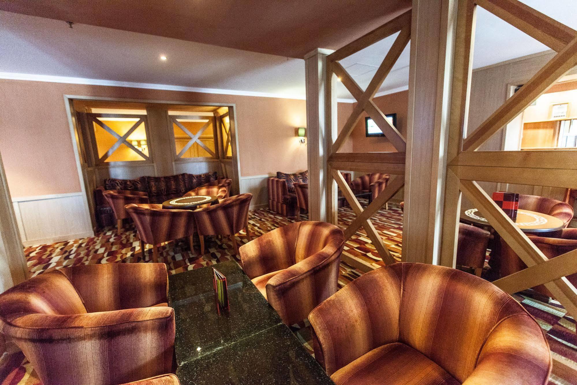 Chagala Atyrau Hotel Екстер'єр фото